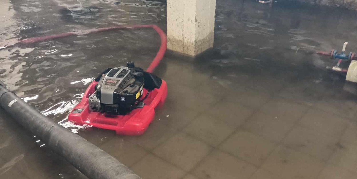 Legionowo: Woda zalała piwnicę w domu przy Jaśminowej