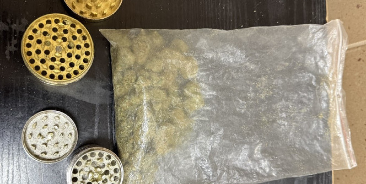 Legionowo: 21-latek spał z kolegą w samochodzie. Miał narkotyki