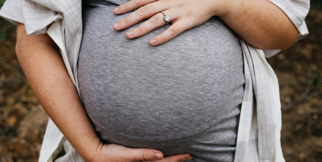 Ciąża zmienia mózg kobiety. Badania pokazują zanik części istoty szarej