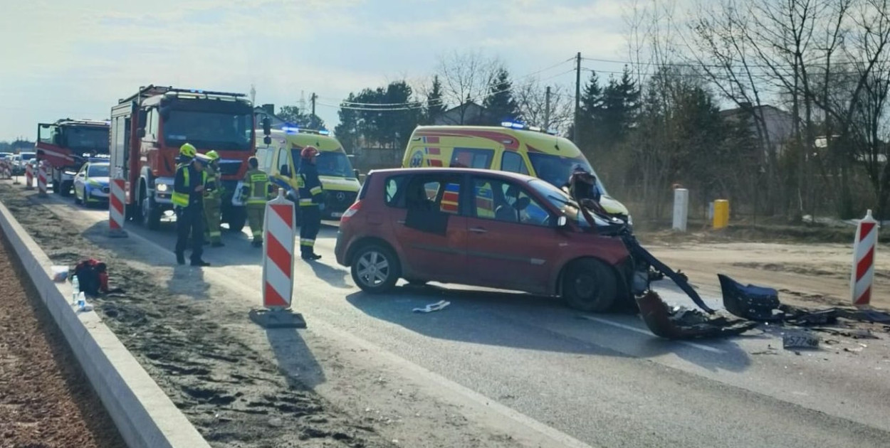 Michałów-Reginów: Czołowe zderzenie na DK61. Sprawca wypadku był pijany
