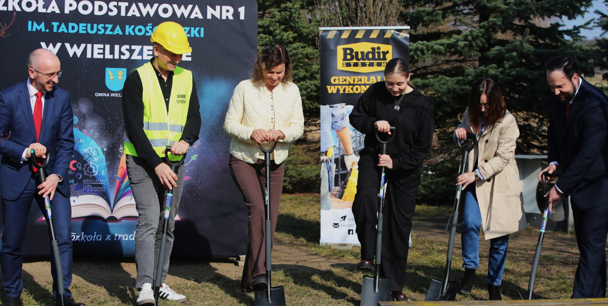 Wieliszew: Rozpoczęła się rozbudowa Szkoły Podstawowej nr 1
