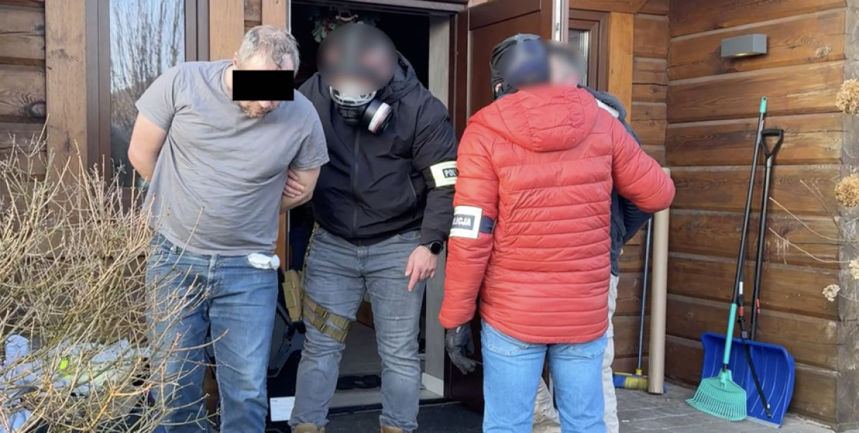 Laboratorium narkotyków zlikwidowane. Odbiorcami pseudokibice z Nowego Dworu...