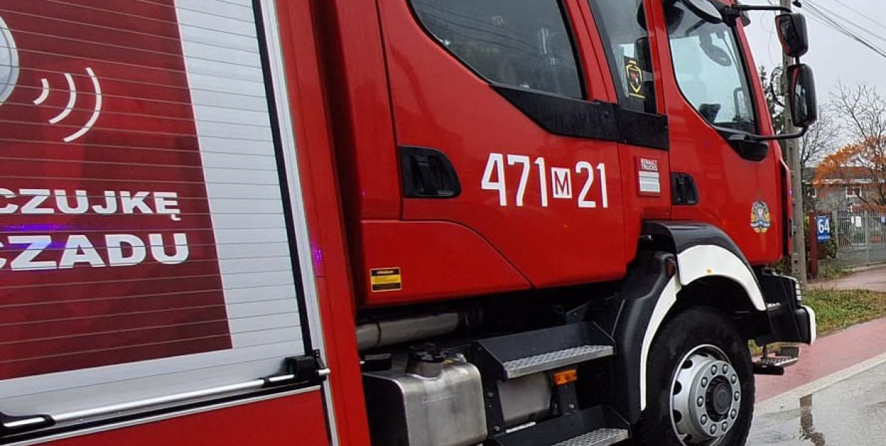 Łajski: Pożar domu przy Nowodworskiej. Zapaliła się elewacja budynku