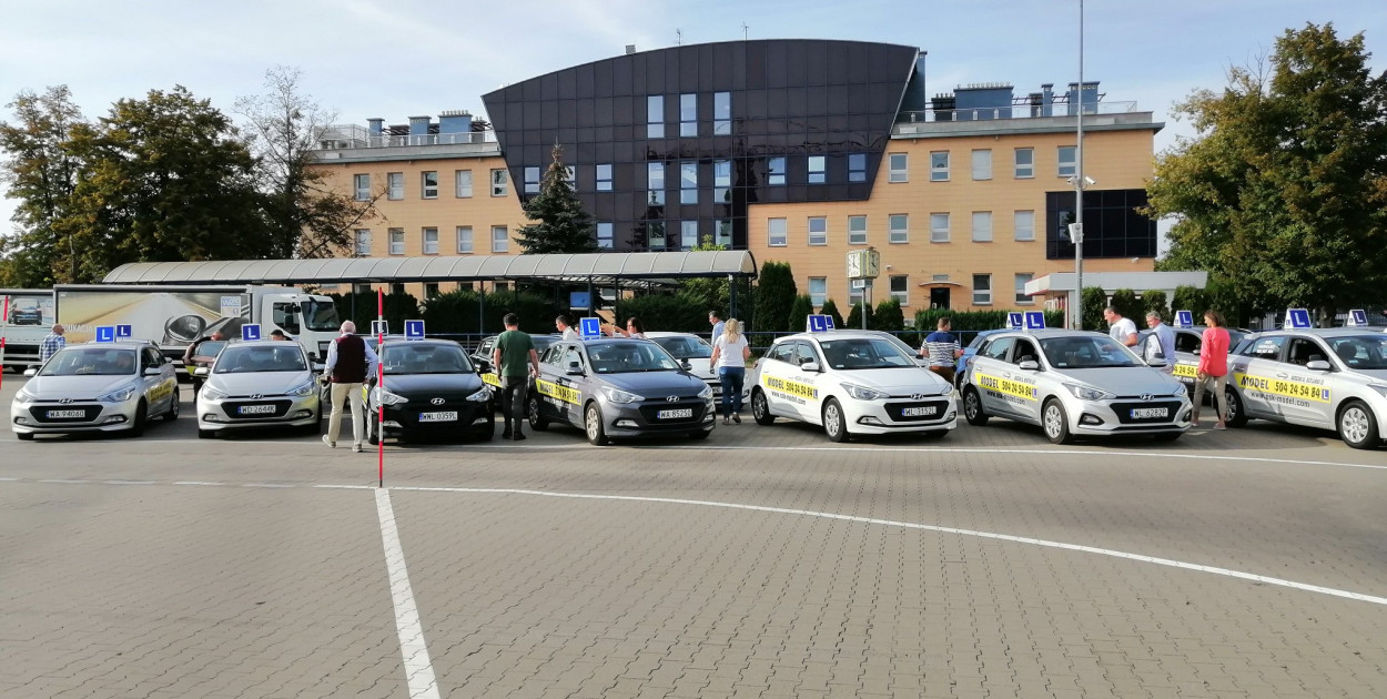Rewolucja w egzaminach na prawo jazdy. Dla kategorii B chcą znieść plac...