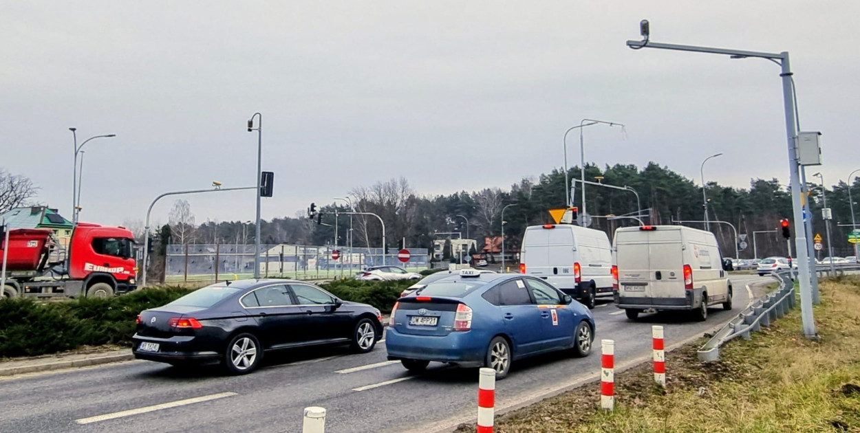 System Red Light w Jabłonnie. Milionowe wpływy z przejazdów na czerwonym