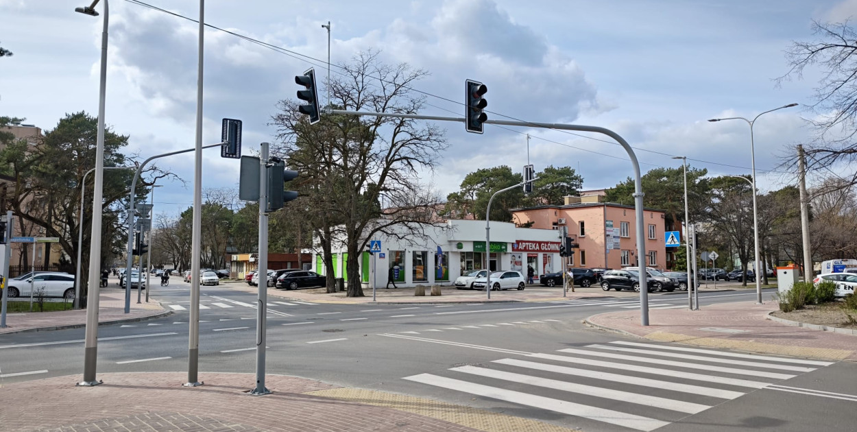 Sygnalizacja świetlna przy poczcie na Jagiellońskiej na ukończeniu