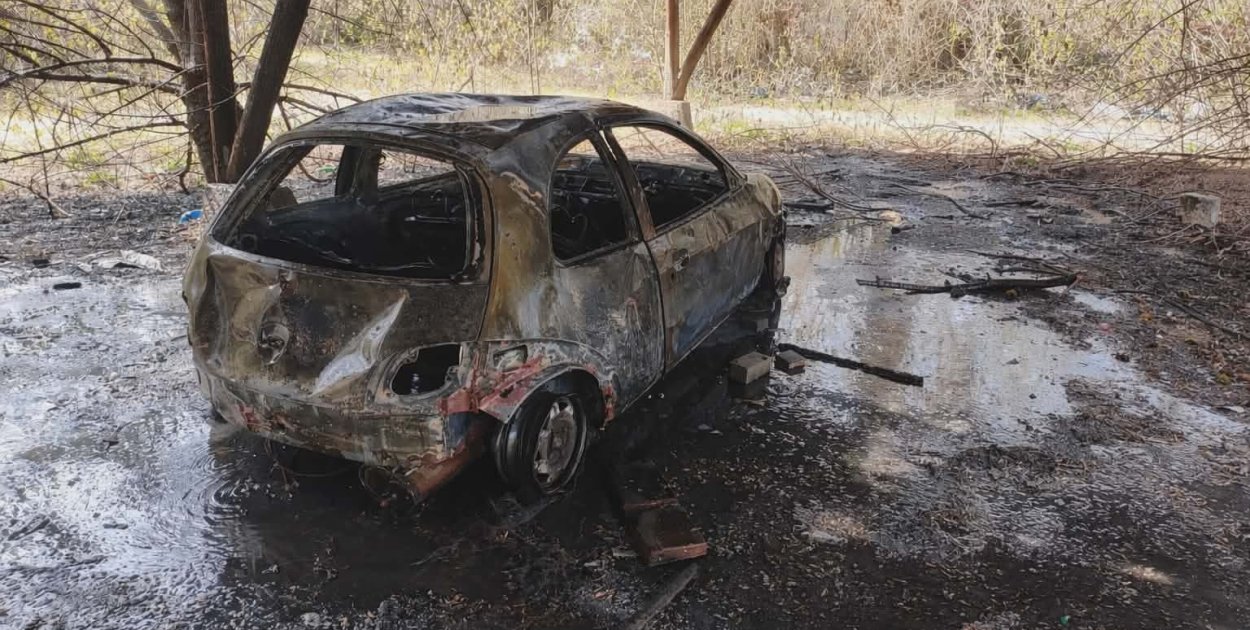 Góra: Pożar samochodu na terenie byłego PGR-u