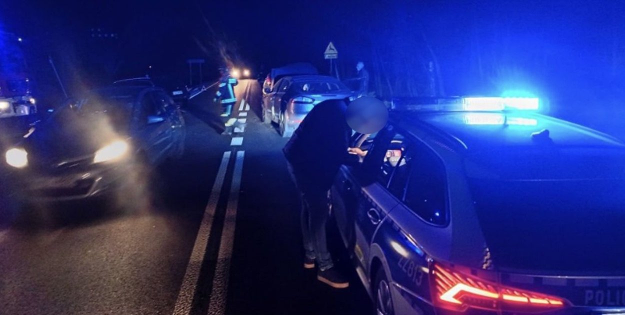 Skrzeszew: Dzwon na skrzyżowaniu Partyzantów z DW632